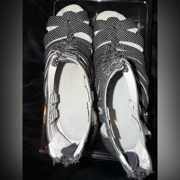 Jambu Black and White Sandals Modern Style - Picture 11 of 12